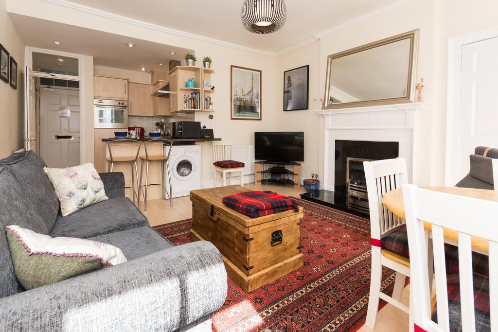 Luxury New Town 1 Bed Apartment *